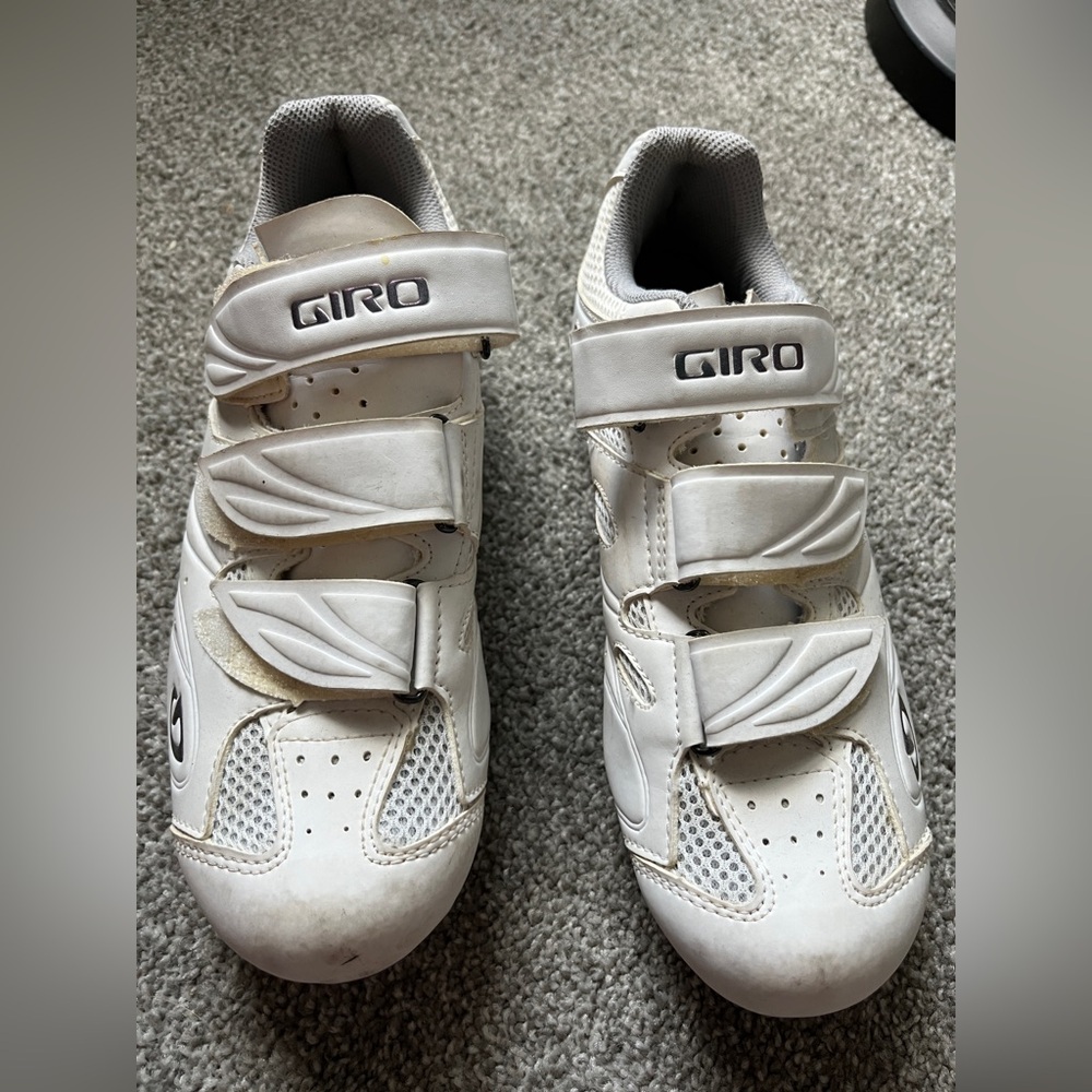 Giro Sante II White Cycling Shoes with Velcro Straps and SPD cleats
